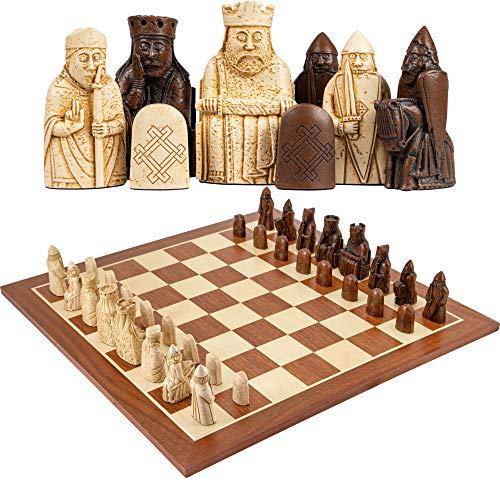 The Official Isle of Lewis Schach-Set aus Mahagoni – 4 Queen Edition – inkl. 53,3 cm großes Schachbrett aus Holz und Themenfiguren von Official Isle of Lewis Chessmen