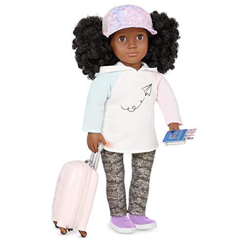 Our Generation Reise Puppe Tyanna - Bewegliche 46 cm Puppe mit Kleidung und Zubehör - Rollkoffer, Reisepass, Bordkarte - Spielzeug ab 3 Jahren von Our Generation