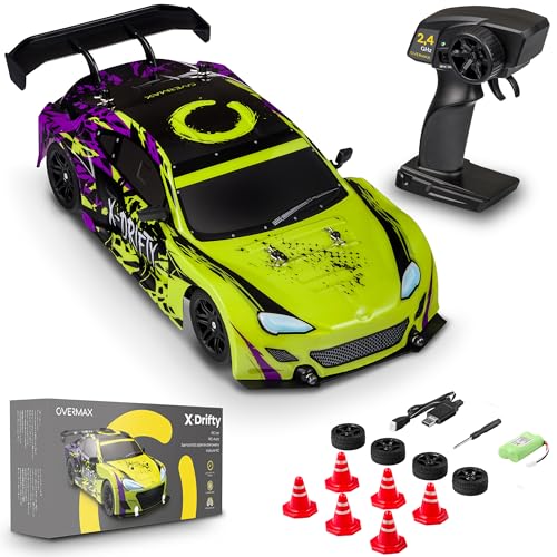 Overmax X-Drifty Ferngesteuertes RC Auto für Kinder ab 3 Jahren, Drift Car 1:16, 20 km/h, Reichweite bis zu 80 m, 4WD, 2 Batterien 500 mAh Radsatz, Hindernis-Set Aufkleber von Overmax