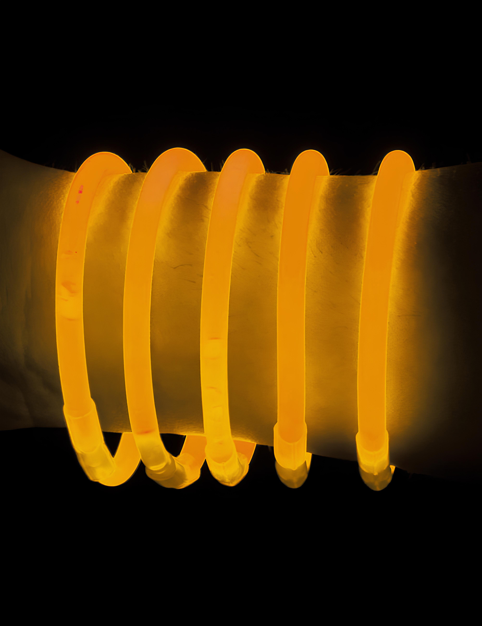 100 Knicklichter-Armbänder Orange für Erwachsene von PARTYPRO