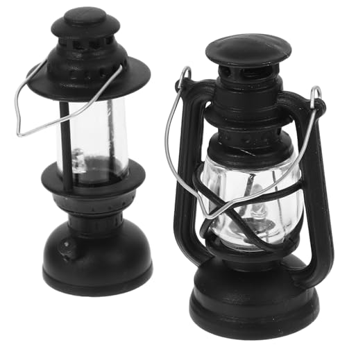 PHENOFICE 2 Stück Retro Petroleumlampe, Petroleumlampe, Requisiten, Puppenlampe, Dekoration, Puppenhaus Dekoration, Mini, Petroleumlicht Modell, Mini Petroleumlicht, Winziges PHENOFICE 2 Stück Retro Petroleumlampe, Petroleumlampe, Requisiten, Puppenlampe, Dekoration, Puppenhaus Dekoration, Mini, Petroleumlicht Modell, Mini Petroleumlicht, Winziges von PHENOFICE