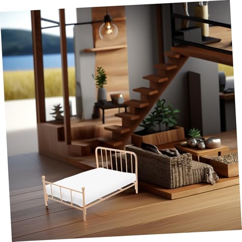 PHENOFICE Puppenhaus Metallrahmen mit Matratze für Schlafzimmer Szenen Kreatives und Puppenzubehör Goldene Farbe PHENOFICE Puppenhaus Metallrahmen mit Matratze für Schlafzimmer Szenen Kreatives und Puppenzubehör Goldene Farbe von PHENOFICE