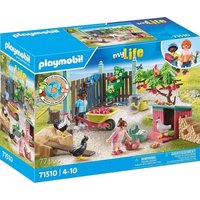 Kleine Hühnerfarm im Tiny House Garten von PLAYMOBIL