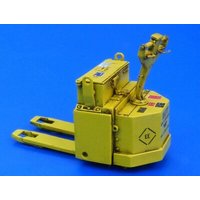 PLUS MODEL 4053 1:48 Palet Truck Blue Giant PLUS MODEL 4053 1:48 Palet Truck Blue Giant von PLUS MODEL