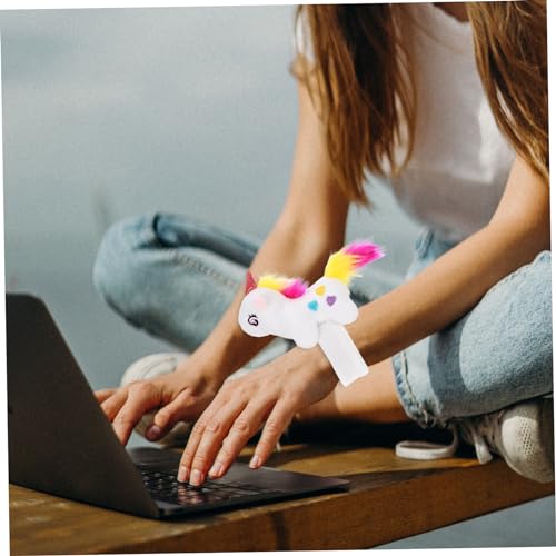 POPETPOP Plüsch Einhorn Umarmungs Slap Armband Weiches Tiermotiv Armband für Robustes Kuscheltier Partygeschenk für Jungen und Mädchen Farblich Gemischt POPETPOP Plüsch Einhorn Umarmungs Slap Armband Weiches Tiermotiv Armband für Robustes Kuscheltier Partygeschenk für Jungen und Mädchen Farblich Gemischt von POPETPOP
