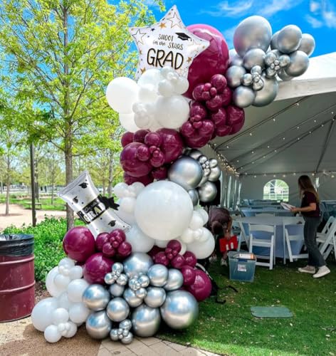 Rotes Ballon-Graland-Bogen-Set zum Schulabschluss von PageebO
