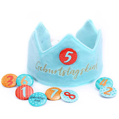Papierdrachen Geburtstagskrone Samt mit Zahlen - Türkis - für den Kindergeburtstag - Krone aus Samtstoff mit Button Zahlen von 1-8 | Party Deko Hut für Jungen & Mädchen - Set 3 Papierdrachen Geburtstagskrone Samt mit Zahlen - Türkis - für den Kindergeburtstag - Krone aus Samtstoff mit Button Zahlen von 1-8 | Party Deko Hut für Jungen & Mädchen - Set 3 von Papierdrachen