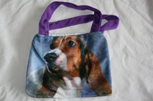 Kleine Kindertasche mit Motiv Basset Hund in blau Kleine Kindertasche mit Motiv Basset Hund in blau von Paul