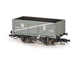 Peco - TT:120 Gauge - 7 Plank Open Wagon - NE Livery (TTR-7001E) von Peco