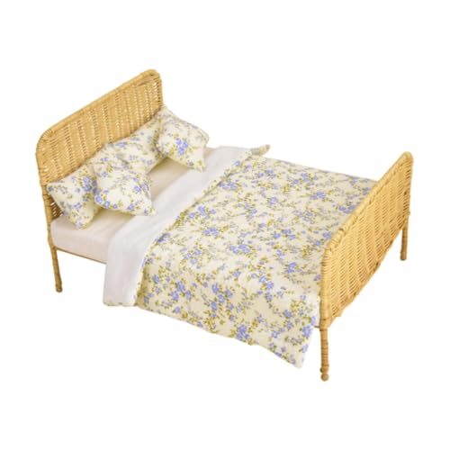 Perfeclan 1/6 Puppenhausbett, Einzelbett, handgefertigtes DIY-Zubehör, Vintage-Rattan-Gewebebett, Rattanbett für Schaufenster, Landschaftsdekoration, Geblümt Perfeclan 1/6 Puppenhausbett, Einzelbett, handgefertigtes DIY-Zubehör, Vintage-Rattan-Gewebebett, Rattanbett für Schaufenster, Landschaftsdekoration, Geblümt von Perfeclan