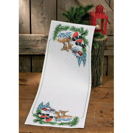 Permin Stickerei-Set Aida Läufer Hirsch im Schnee 33x90cm Permin Stickerei-Set Aida Läufer Hirsch im Schnee 33x90cm von Permin