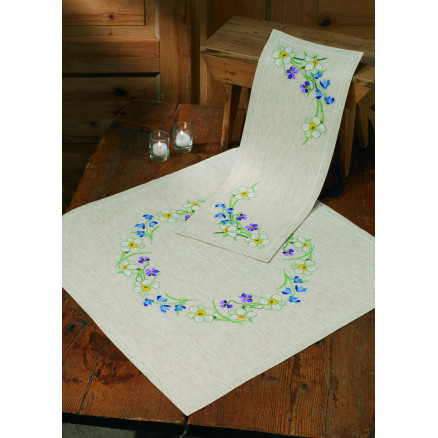 Permin Stickerei-Set Läufer Frühlingsblumen 67x67cm von Permin