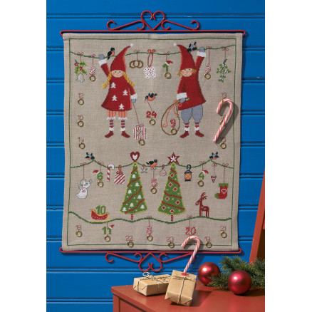 Permin Stickerei-Set Leinen Weihnachtskalender Moderne Elfen 48x58cm von Permin