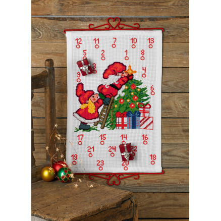 Permin Stickerei-Set Weihnachtskalender Elfen Dekorationen Baum 38x56cm von Permin