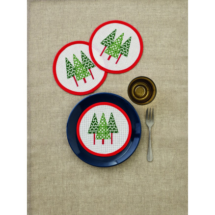Permin Stickereiset Weihnachtsbäume 3Stück Ø16cm von Permin