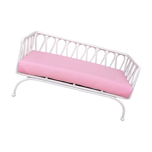 1 x 12 Scale Winziger Eisen-Sofa-Stuhl mit Stoffkissen für Modellhaus-Möbelsammlung Eisen und Stoff Modell Haus Stuhl Zubehör 1 x 12 Scale Winziger Eisen-Sofa-Stuhl mit Stoffkissen für Modellhaus-Möbelsammlung Eisen und Stoff Modell Haus Stuhl Zubehör von Pffiocix