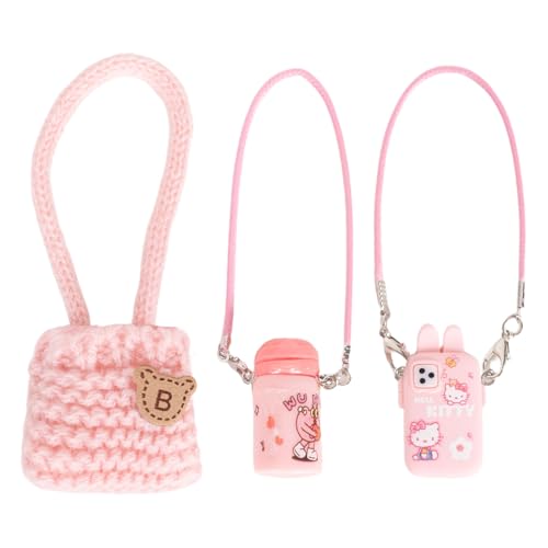 3-teiliges Puppenzubehör-Set – rosa Stricktasche, Kamera-Anhänger und Wasserflaschen-Anhänger für 15–17 cm große Puppen – Mini-Dress Up Kit für Blind Box Figuren & Modepuppen 3-teiliges Puppenzubehör-Set – rosa Stricktasche, Kamera-Anhänger und Wasserflaschen-Anhänger für 15–17 cm große Puppen – Mini-Dress Up Kit für Blind Box Figuren & Modepuppen von Pinkgarden