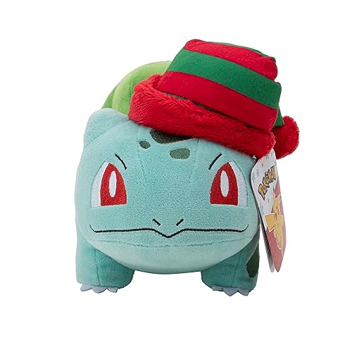 Pokémon PKW3377-20 cm Winter Plüsch - Bisasam mit Mütze, offizielles Pokémon Plüsch von Pokémon