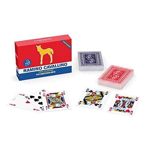 Poker Mania Shop Ramino Masenghini Professional Spielkarten, 100% Kunststoff, 4 Standard, Pokergröße, 2 Decks mit je 55 Karten (52 + 2 Wilds + 1), 2 Kartenhalter aus rotem Kunststoff von Poker Mania Shop
