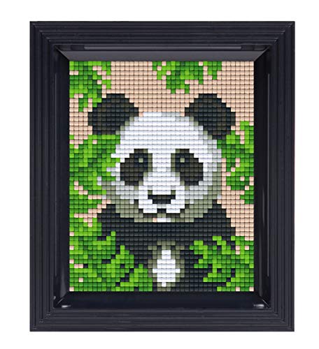 Pixel P31432 Mosaik Geschenkverpackung Panda, Pixelbild mit Rahmen, kinderleichtes Stecksystem, ohne Bügeln und Kleben, Steinchen aus Biokunststoff von Pracht Creatives Hobby