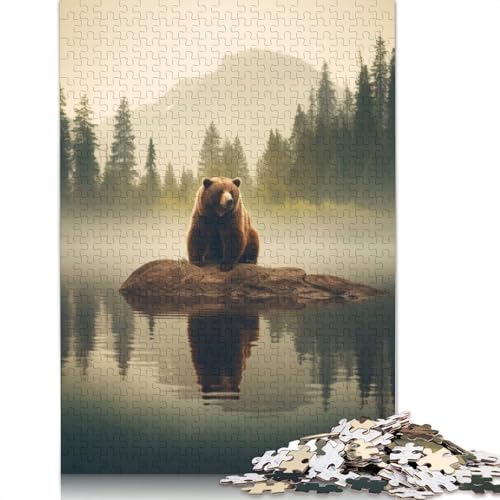 Bär auf einem See im Nebel. Bunte, Coole Puzzles für Kinder ab 12 Jahren, 1000 Teile (75 x 50 cm). von QBIREX
