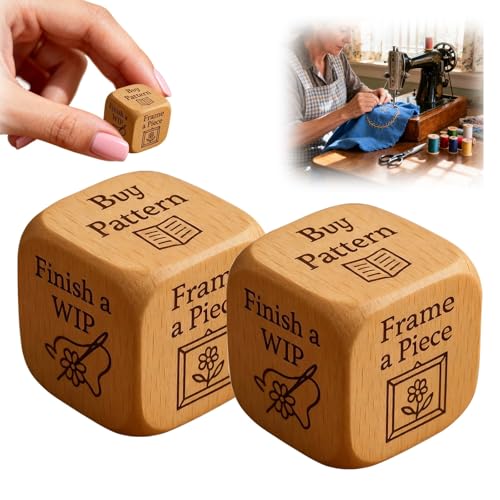 Qixfyze Embroiderers Dice, Stick Würfel 6-seitiger Handgefertigter Entscheidungswürfel aus Holz für Quilter mit Eingravierten Stickaufgaben, Lustiges Nähwürfel Geschenk für Bastelliebhaber(A-2PCS) von Qixfyze