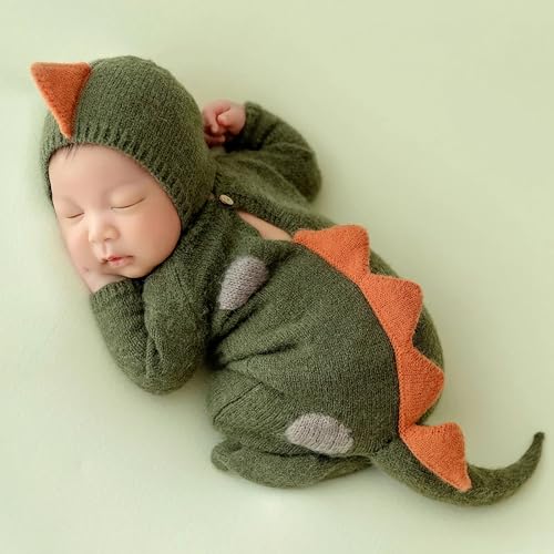 Qnokliey Neugeborenen-Fotografie-Kostüm, Grünes Dinosaurier-Baby-Outfit, 0-1 Monate, Fotografie-Requisiten für Festtage und Fotoshootings, Ideales Geschenkset inklusive Kleidung und Mütze von Qnokliey