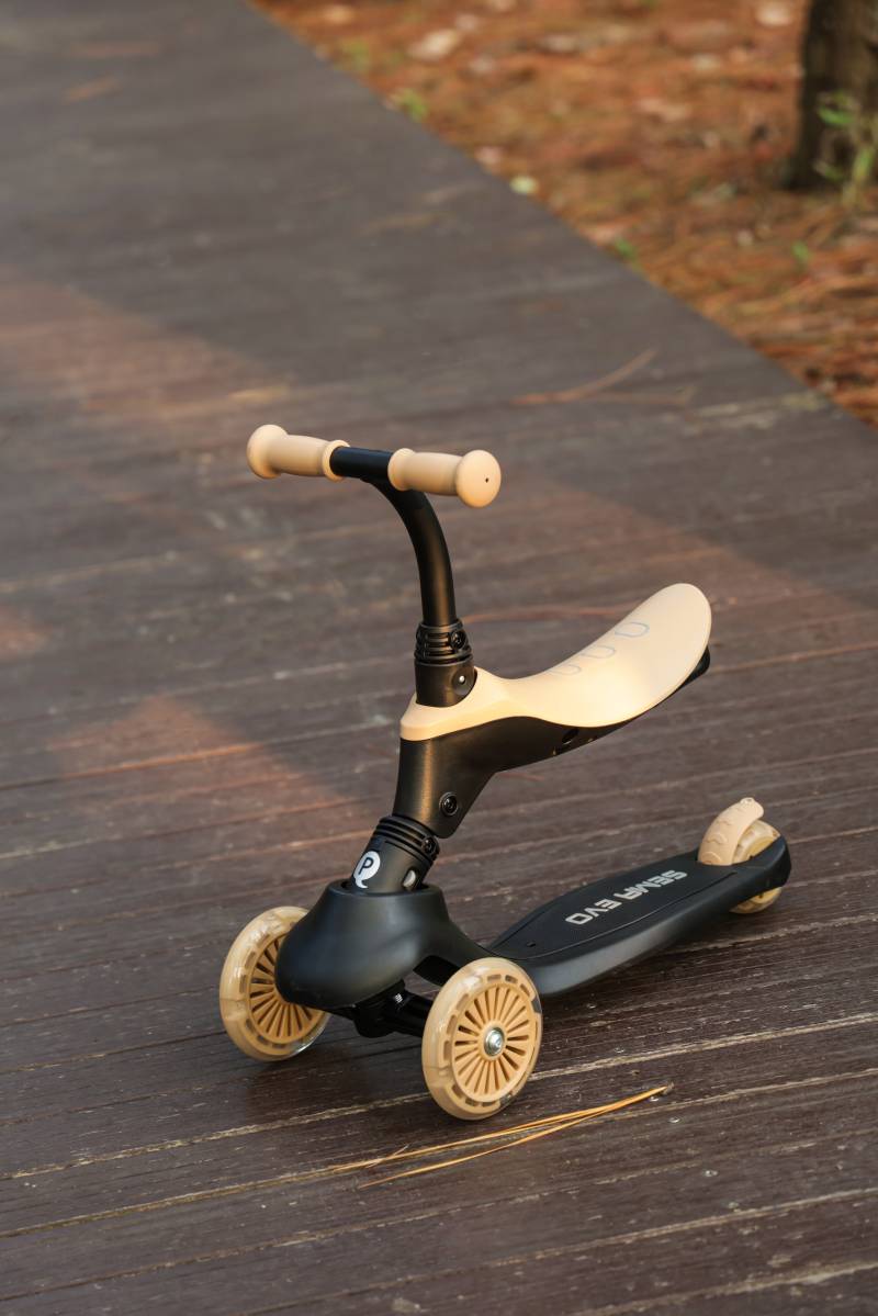 QPlay Sema Pro 3-rädriger 5-in-1 Tretroller, Khaki von Qplay