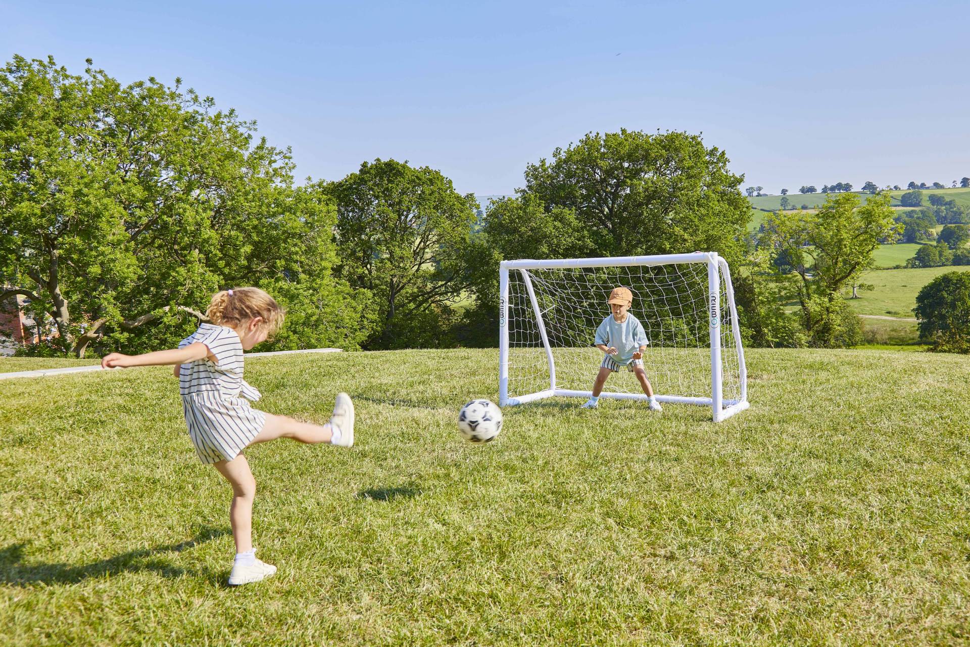 REBO Fußballtor 183 cm x 122 cm REBO Fußballtor 183 cm x 122 cm von REBO
