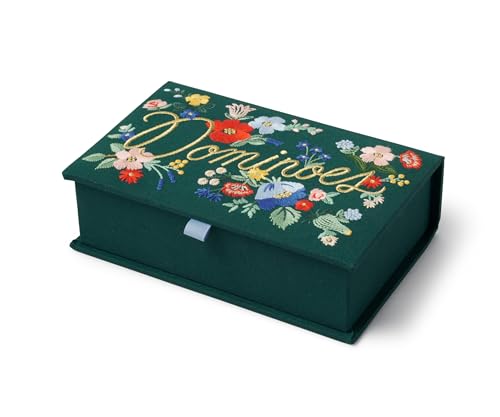 RIFLE PAPER CO. Domino-Set | 28 Dominosteine mit illustrierten Designs, verpackt in bestickter Erinnerungsbox, inklusive Anleitung für Spiele, Erdbeerfelder von RIFLE PAPER CO.