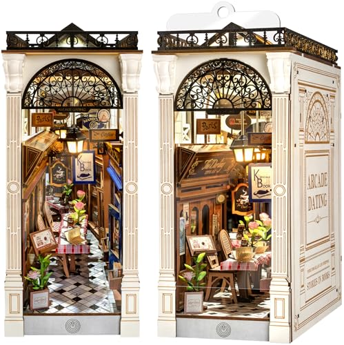 ROBOTIME Book Nook Kit Arcade Dating, DIY Booknook mit Staubdichter Platte Diorama 3D Puzzle Miniatur Haus, Modellbausatz Geschenke für Erwachsene Teenager, Bücher Bücherregal Deko ROBOTIME Book Nook Kit Arcade Dating, DIY Booknook mit Staubdichter Platte Diorama 3D Puzzle Miniatur Haus, Modellbausatz Geschenke für Erwachsene Teenager, Bücher Bücherregal Deko von ROBOTIME