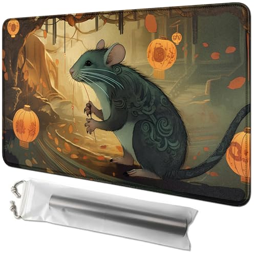 RWUTYTIUL Kartenspielmatte 61 x 35,6 cm mit Playmat-Tube-Tasche, Kartenspiel-Spielmatte mit genähtem Commander-Deckbrett, MTG, RPG, CCG, TCG, Kartenspiel, Schreibtischmatten für Anfänger, Laternenmaus RWUTYTIUL Kartenspielmatte 61 x 35,6 cm mit Playmat-Tube-Tasche, Kartenspiel-Spielmatte mit genähtem Commander-Deckbrett, MTG, RPG, CCG, TCG, Kartenspiel, Schreibtischmatten für Anfänger, Laternenmaus von RWUTYTIUL