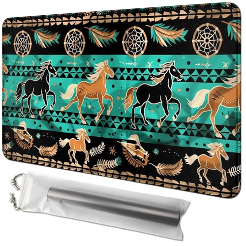 RWUTYTIUL Kartenspielmatte 61 x 35,6 cm mit Playmat-Tube-Tasche, Kartenspiel-Spielmatte mit genähtem Commander-Deckbrett, MTG, RPG, CCG, TCG, Kartenspiel, Schreibtischmatten für Anfänger, blaues Pferd RWUTYTIUL Kartenspielmatte 61 x 35,6 cm mit Playmat-Tube-Tasche, Kartenspiel-Spielmatte mit genähtem Commander-Deckbrett, MTG, RPG, CCG, TCG, Kartenspiel, Schreibtischmatten für Anfänger, blaues Pferd von RWUTYTIUL