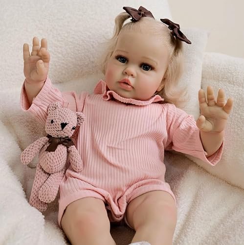 RXDOLL Lifelike Kleinkind Mädchen 24 Zoll weiches Tuch Körper realistische wiedergeborene Babypuppen, die wirkliches Leben Aussehen Baby Puppe Blaue Augen Blonde Haare für Kinder Geschenke von RXDOLL