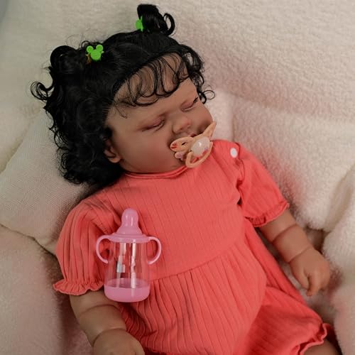 RXDOLL Realistische Reborn Baby Puppen 24 Inch 60 cm Afroamerikanischer Stoffkörper Schwarz Braun Haut Weiches Schlafmädchen Aussehen wie echtes Neugeborenes Baby Spielzeug für Alter 3+ RXDOLL Realistische Reborn Baby Puppen 24 Inch 60 cm Afroamerikanischer Stoffkörper Schwarz Braun Haut Weiches Schlafmädchen Aussehen wie echtes Neugeborenes Baby Spielzeug für Alter 3+ von RXDOLL