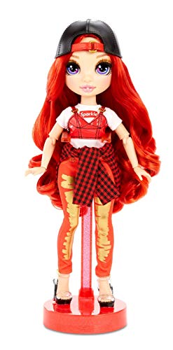 Rainbow High Fashion Doll – Ruby Anderson - Rote Puppe mit Luxus-Outfits, Accessoires und Puppenständer Series 1 von Rainbow High