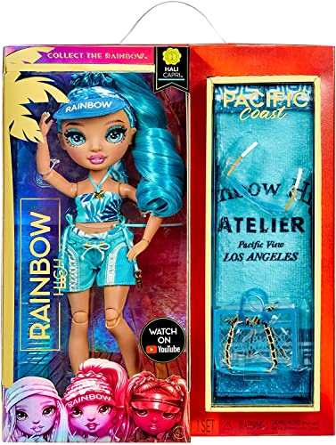 Rainbow High Pacific Coast - HALI Capri - Blaue Modepuppe mit Outfit, austauschbaren Beinen und Puppenständer - Handtuch, Tasche und mehr - Geschenk und Sammelpuppe für Kinder ab 6 Jahren Rainbow High Pacific Coast - HALI Capri - Blaue Modepuppe mit Outfit, austauschbaren Beinen und Puppenständer - Handtuch, Tasche und mehr - Geschenk und Sammelpuppe für Kinder ab 6 Jahren von Rainbow High