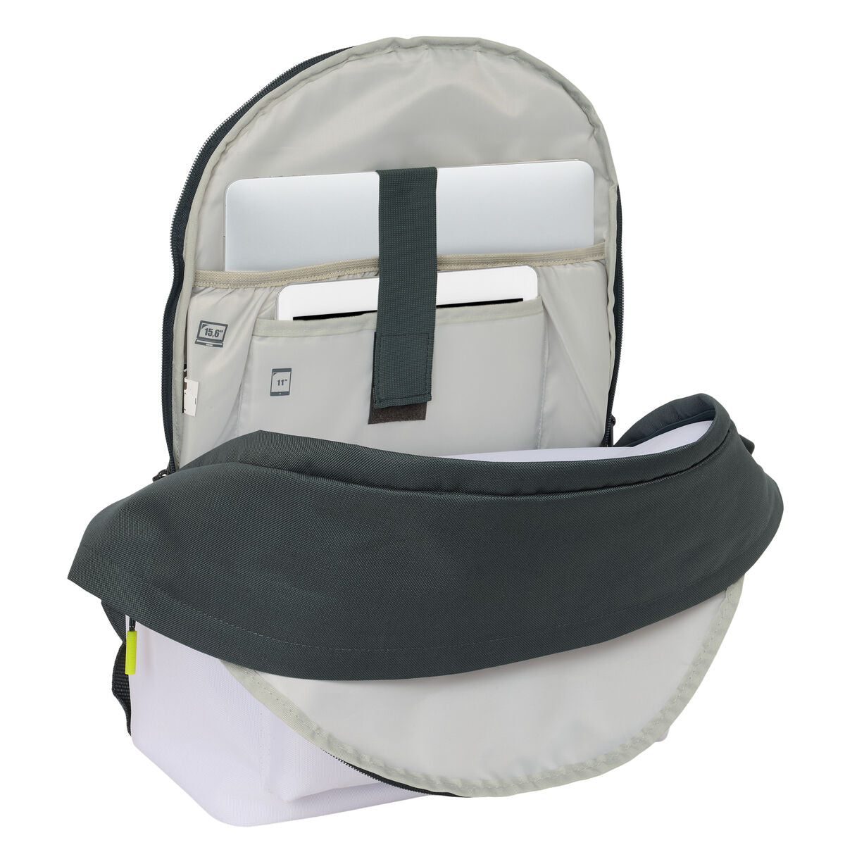 Schulrucksack Real Madrid C.F. Weiß 31 x 44 x 18 cm Schulrucksack Real Madrid C.F. Weiß 31 x 44 x 18 cm von Real Madrid C.F.