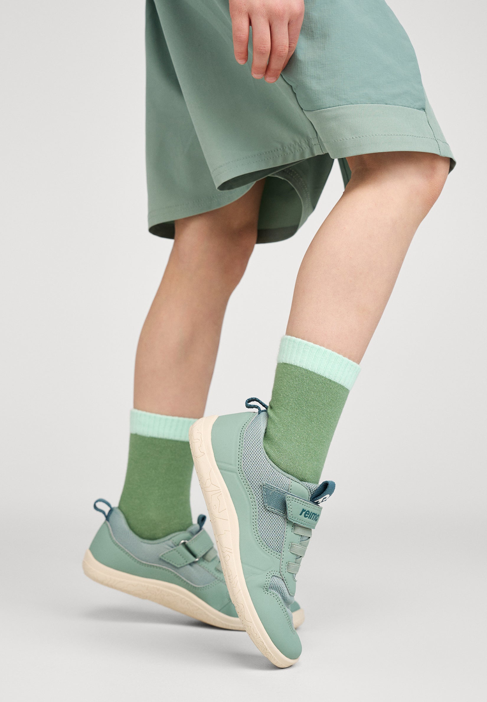 Reima Telmin Jr Barefoot Kinder Sneaker, Stone Green, 32, Kinderschuhe von Reima