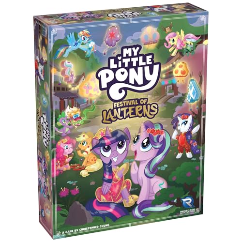 Renegade Games: My Little Pony: Festival of Lanterns - Brett- & Kartenspiel, Plättchen Platzierung & Handmanagement, Neue Module, ab 14 Jahren, 1-4 Spieler, 30 Minuten Renegade Games: My Little Pony: Festival of Lanterns - Brett- & Kartenspiel, Plättchen Platzierung & Handmanagement, Neue Module, ab 14 Jahren, 1-4 Spieler, 30 Minuten von Renegade Game Studios