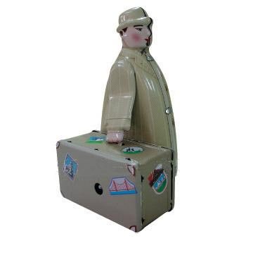 Retro Toys Blechspielzeug - Mann mit Koffer - Messemann mit Hut von Retro Toys