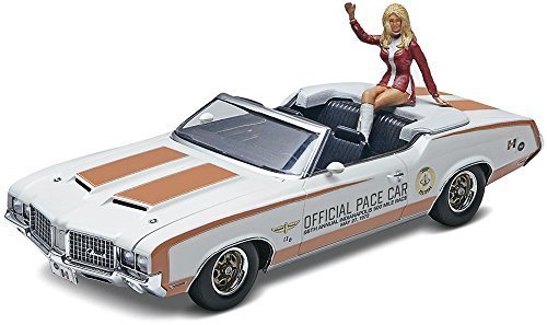 Revell 1972 Oldsmobile 442 Pace Car with figure by Revell Revell 1972 Oldsmobile 442 Pace Car with figure by Revell von Revell
