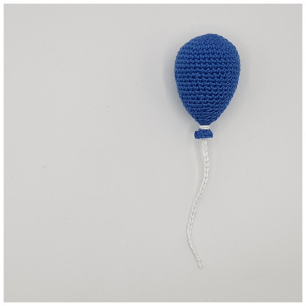 Ein großer, ein runder, ein roter Luftballon - Liederkoffer by Rito Krea - Häkelmuster mit Kit Luftballon von Rito Krea