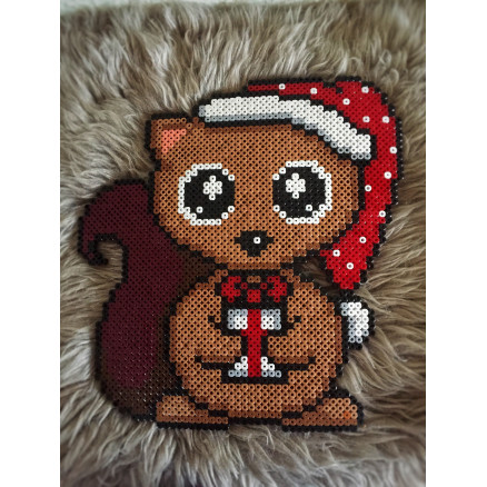 Erling Eichhörnchen Weihnachtsmuster von Rito Krea - Perlenmuster Weihnachten 27x27cm von Rito Krea