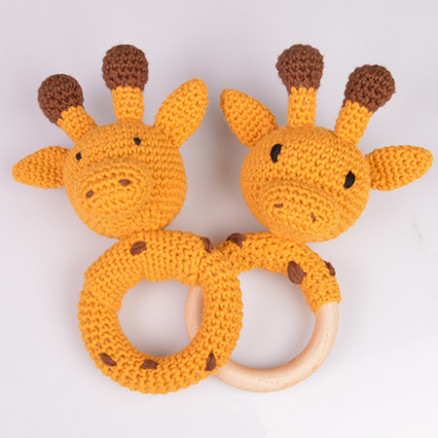 Giraffenrasseln von Rito Krea - RasselHäkelmuster mit Kit 16cm von Rito Krea