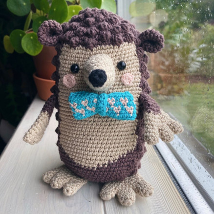 Henry der Igel by Rito Krea - Häkelmuster mit Kit weiches Spielzeug 16cm von Rito Krea