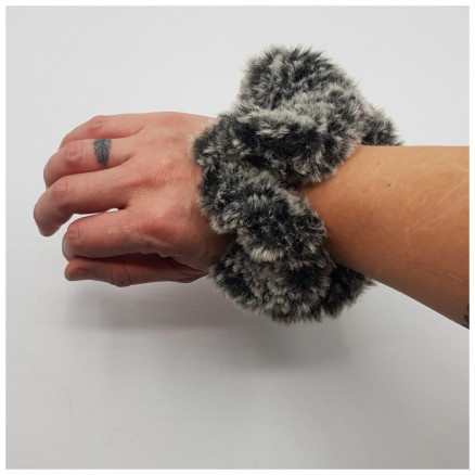 Ida's Scrunchie Crocus by Rito Krea - Häkelmuster mit Kit Scrunchie Ida's Scrunchie Crocus by Rito Krea - Häkelmuster mit Kit Scrunchie von Rito Krea