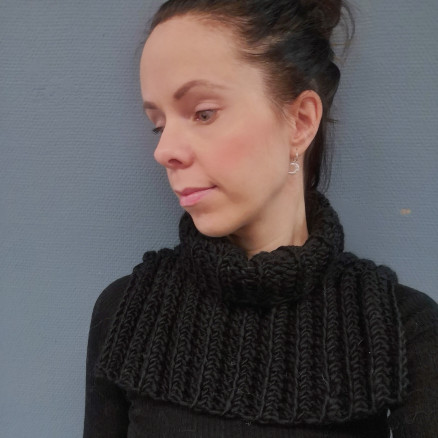 Nexus Neck Warmer by Rito Krea - Häkelmuster mit Kit Nackenwärmer Einheitsgröße von Rito Krea