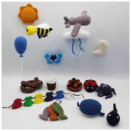 Singendes Etui von Rito Krea - Singende Etui-Figuren Häkelmuster - 16 Stück. von Rito Krea