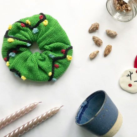 Weihnachtsbaum-Scrunchie von Rito Krea - Scrunchie Strickanleitung Weihnachtsbaum-Scrunchie von Rito Krea - Scrunchie Strickanleitung von Rito Krea